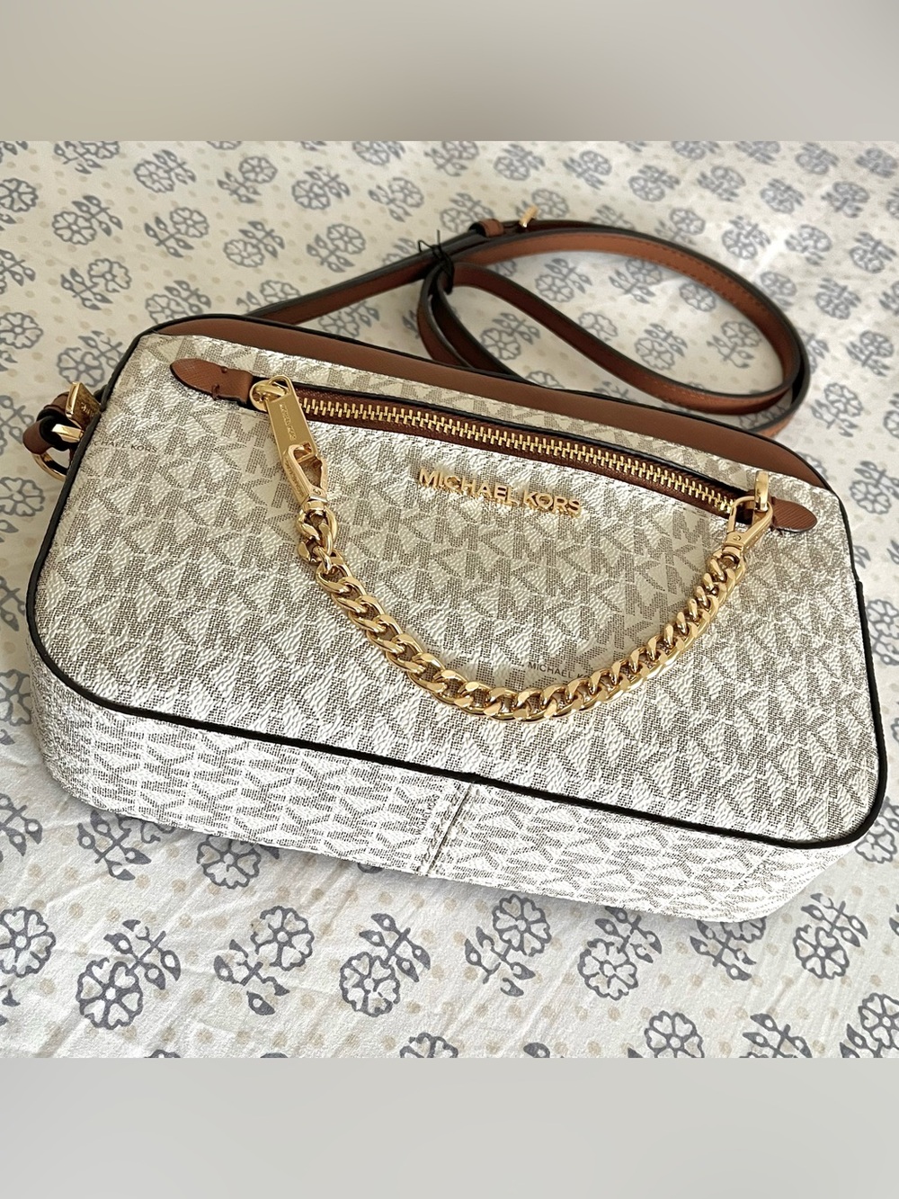 Michael Kors Jet Set Large Logo Crossbody Bag - Picture 5 of 12